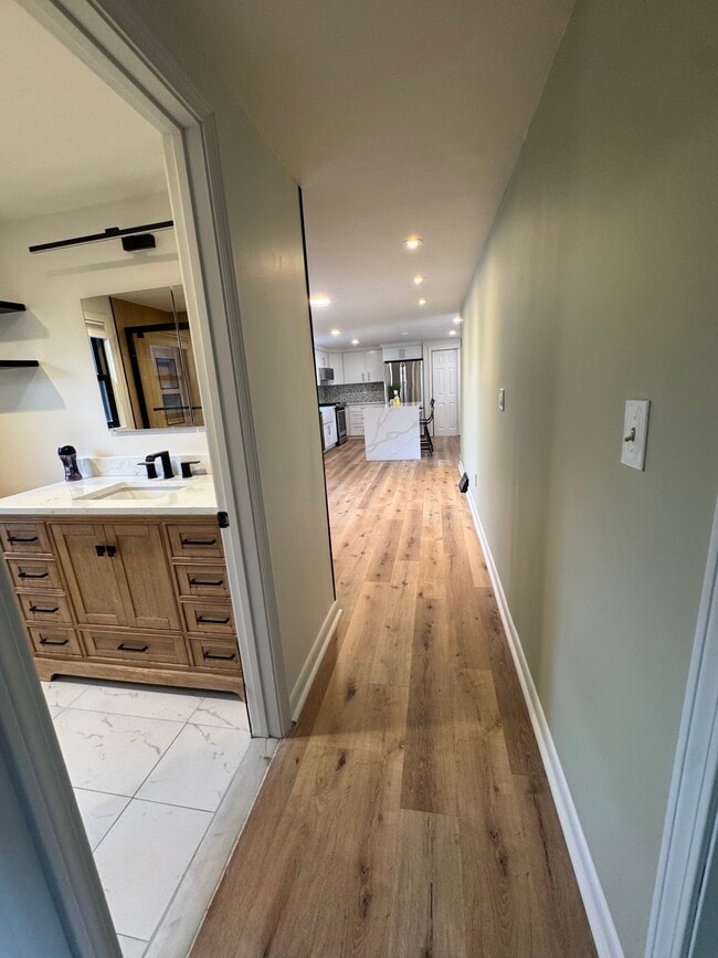 Building Photo - 3 Elliot Way