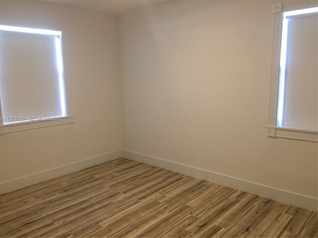 Building Photo - 1831 SW 17th Terrace