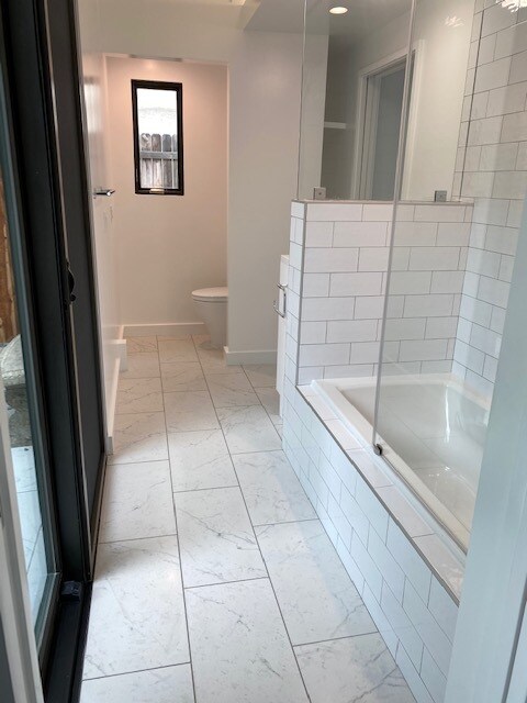 Main Full Bathroom - 1321 9th St