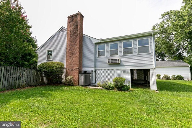 Building Photo - 742 Whitehall Beach Rd