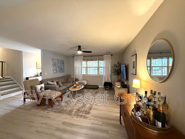 Building Photo - 1272 Arlingwood Ave