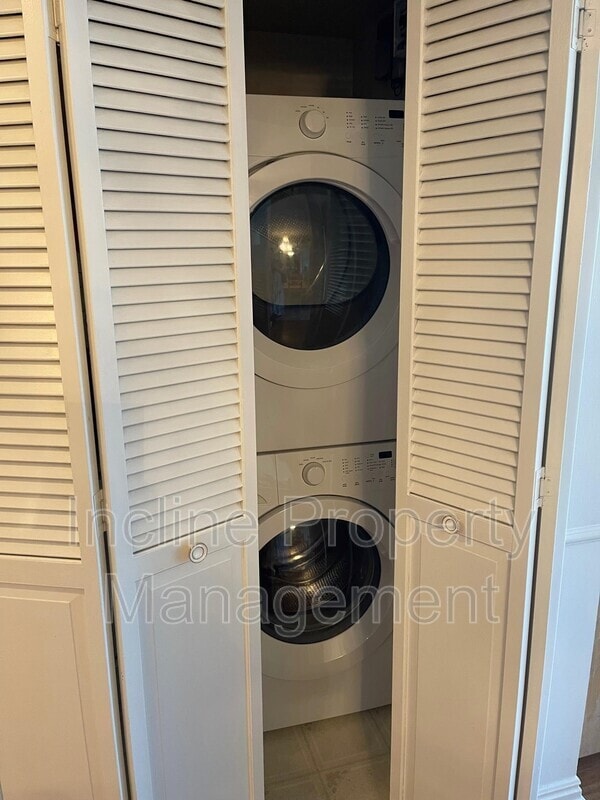 Building Photo - 515 S 1000 E
