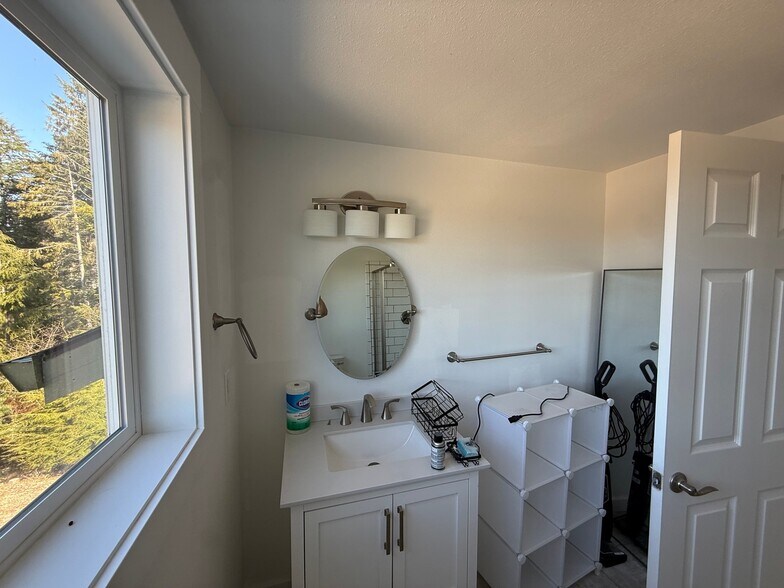 Building Photo - 1601 N 4th Ave