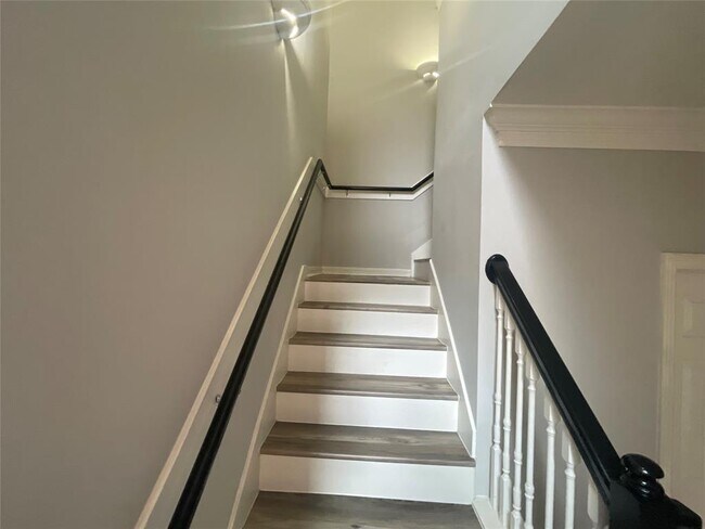 Building Photo - 1622 Cohn St