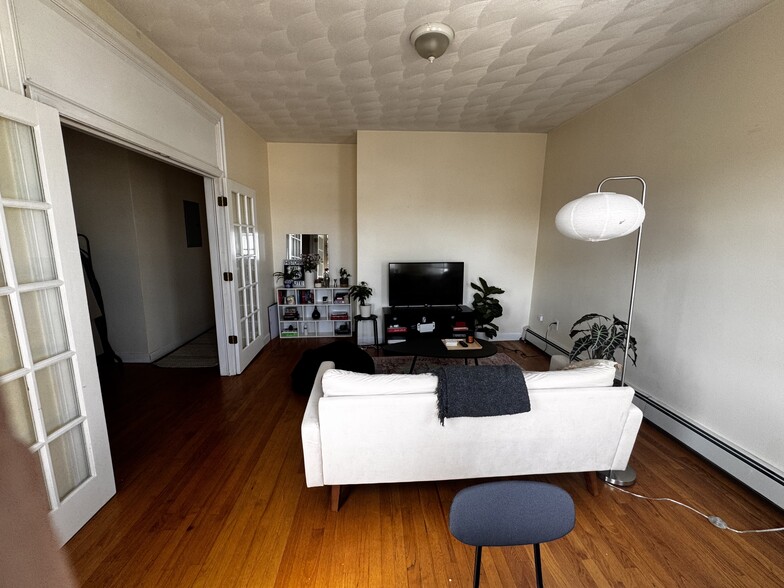 Building Photo - 40 Litchfield St