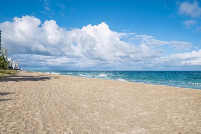 Building Photo - 3000 N Ocean Blvd