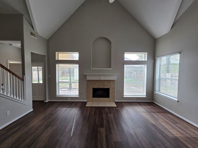 Building Photo - 20782 Oakhurst Trails Dr