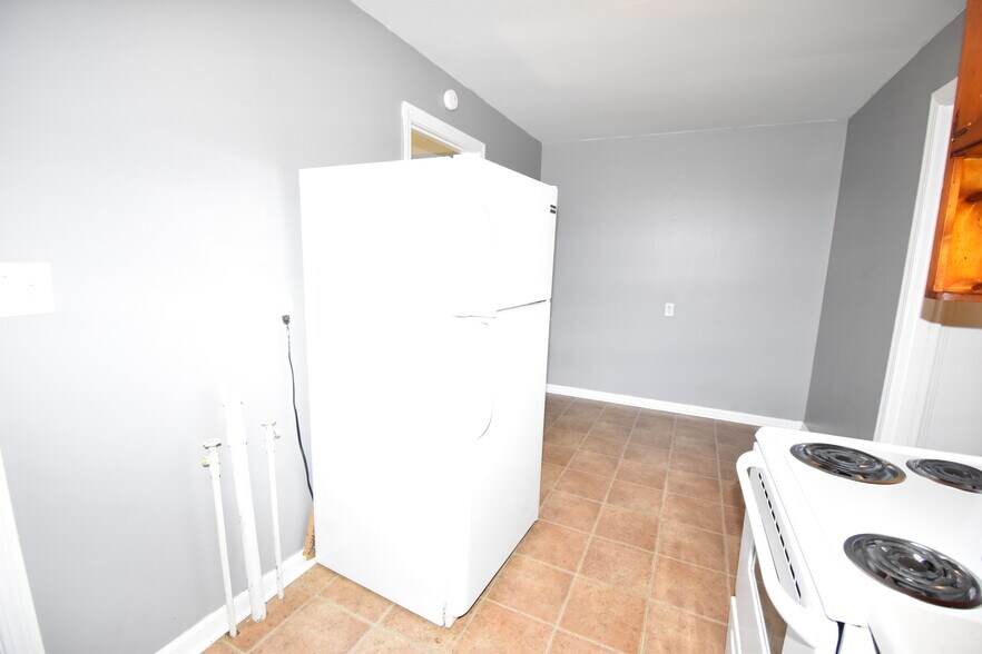 Building Photo - 406 Hietts Ln