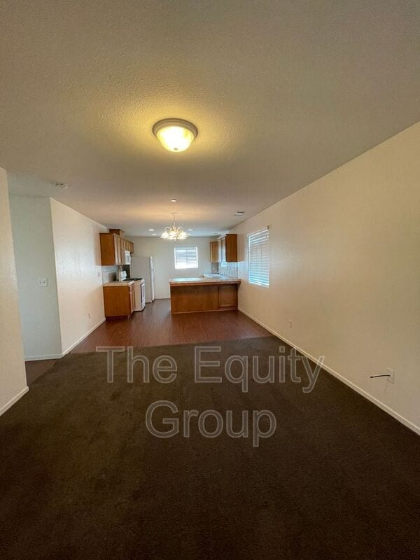 Building Photo - 2218 W Lark Ave