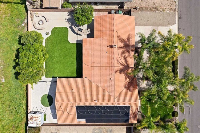 Building Photo - Beautiful 3BR/2BA Home In Hemet With Lush Backyard & Fruit Trees!