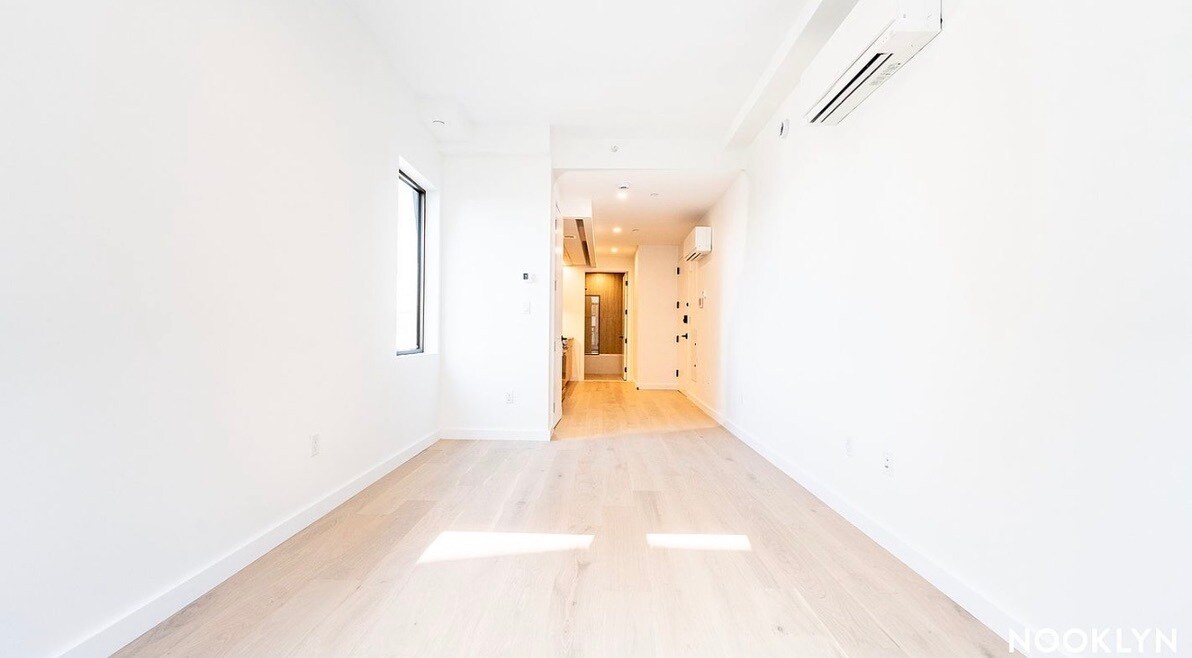 Building Photo - 88 Schermerhorn St