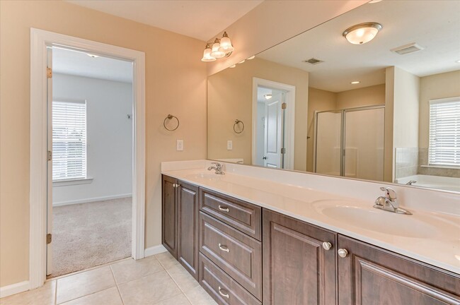 Building Photo - 835 Williford Run Dr