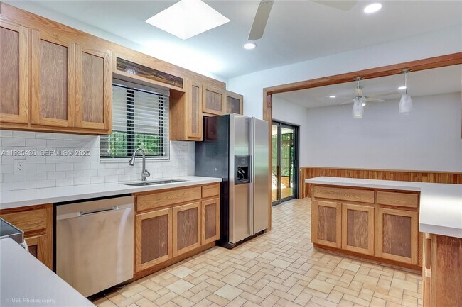 Building Photo - 6290 SW 86th St