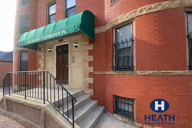 Building Photo - Central Location, Eat-in Kitchen, Laundry on a Site, Steps from the Bus Stop