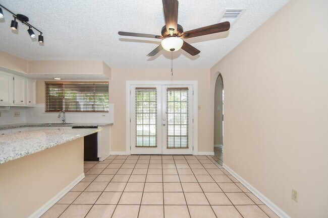 Building Photo - 1643 Beaconshire Rd