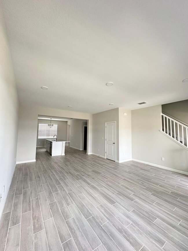 Building Photo - 1359 Mount Royal Dr