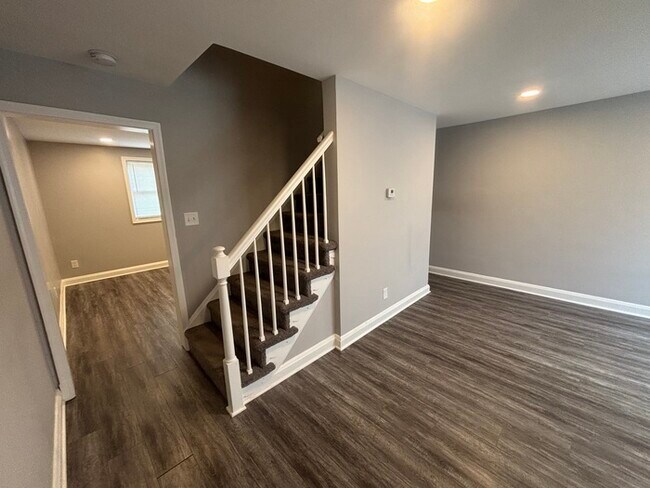 Building Photo - 2 Bedrooms - 2 Bathrooms, 21234
