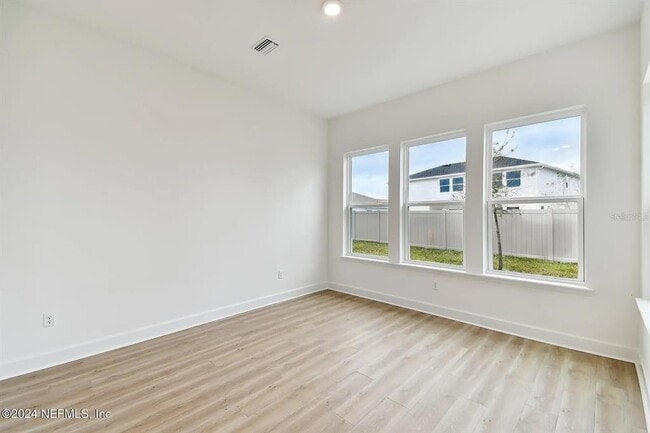 Building Photo - 90 Victory Ct