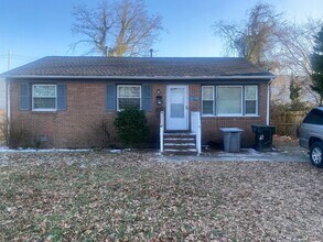 Building Photo - Cozy 3 Bedroom 1.5 Bathroom Ranch Located in Hampton VA