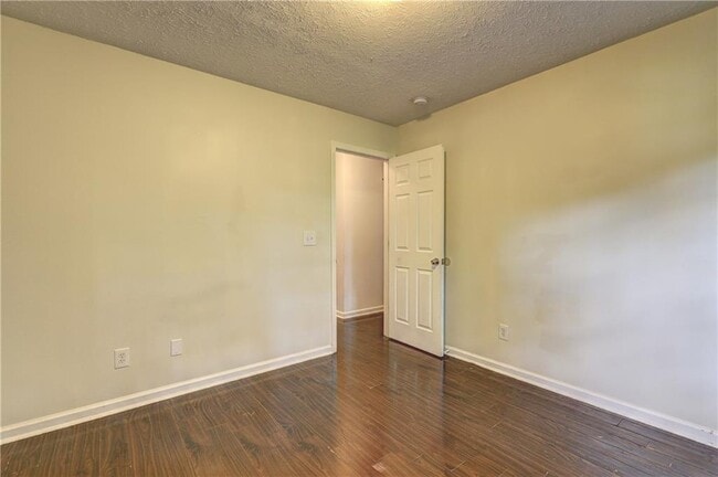 Building Photo - 1553 Ravens Run