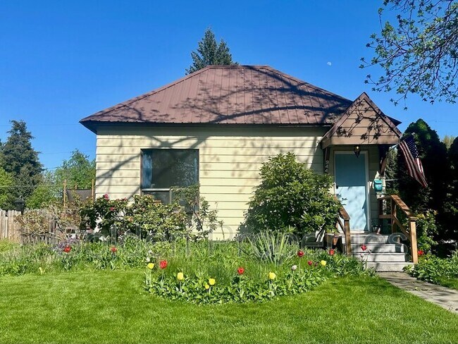 Primary Photo - 944 N 7th St