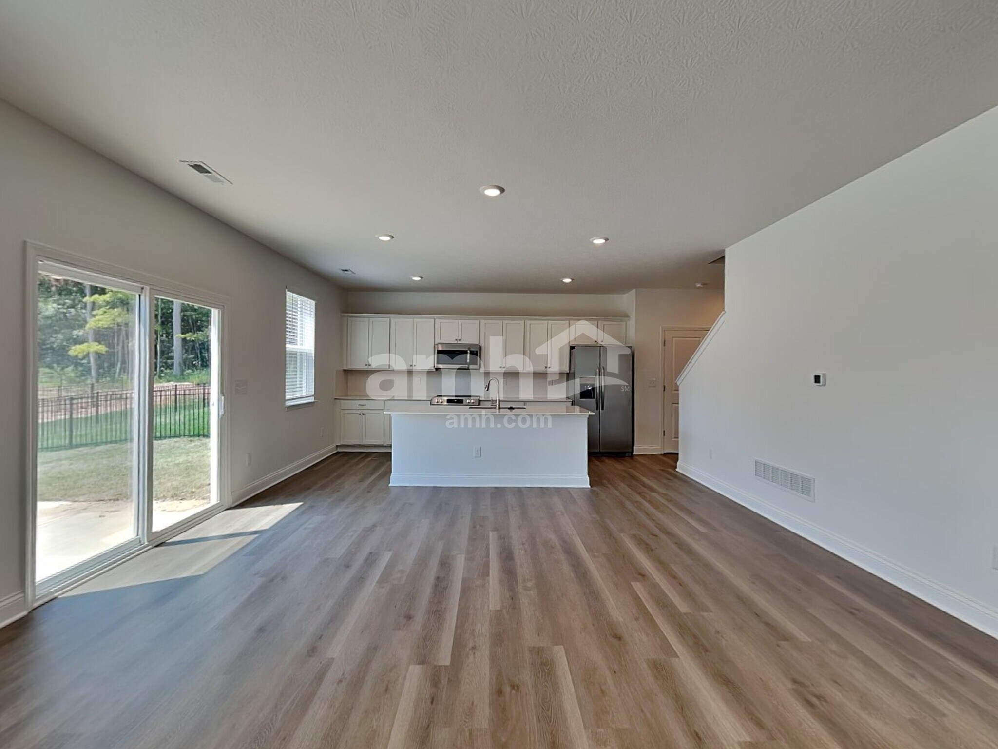 Building Photo - 315 Pne Hl Ct