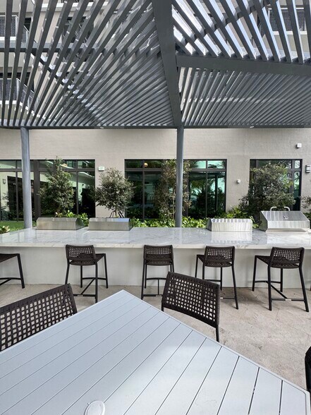 Building Photo - 2460 NE 188th St