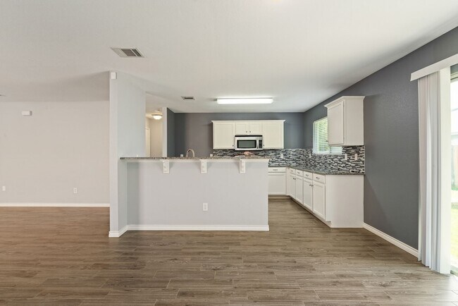 Building Photo - 4908 Meadow Trails Dr