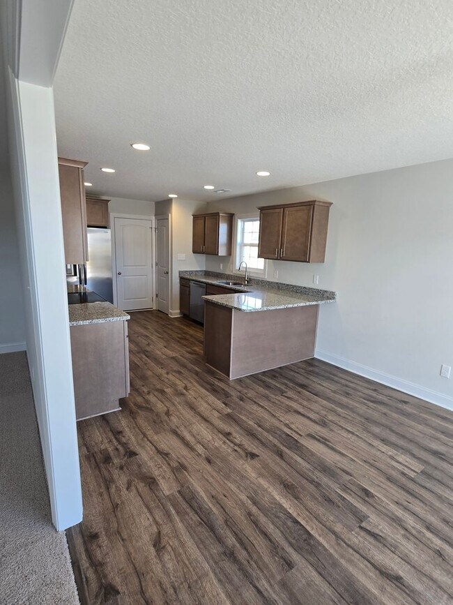 Building Photo - 918 Uplands Ln