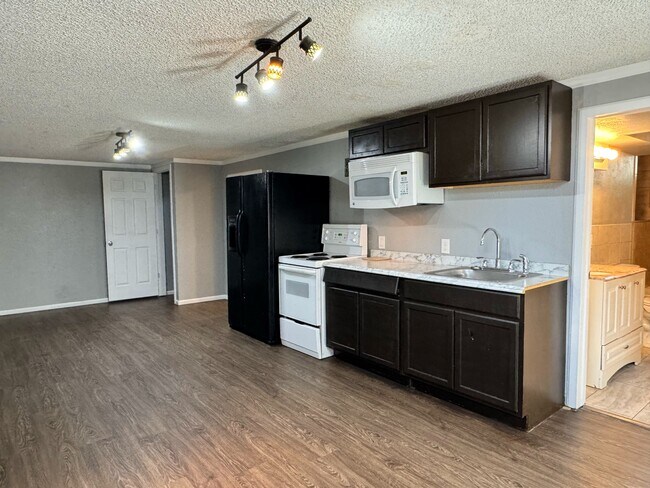 Building Photo - 8305 Acoma St