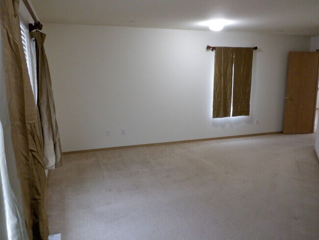 Building Photo - 1722 Cadborough Ln