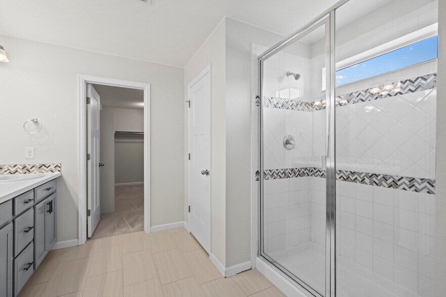 Building Photo - 577 W 174th Ave
