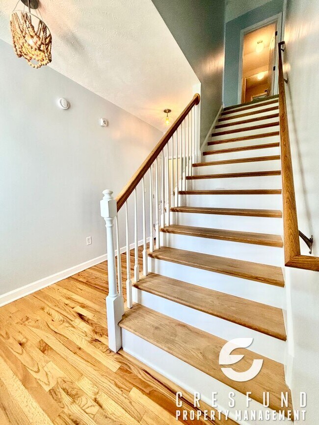 Building Photo - CHARMING 3 BEDROOM READY FOR MOVE IN TODAY!
