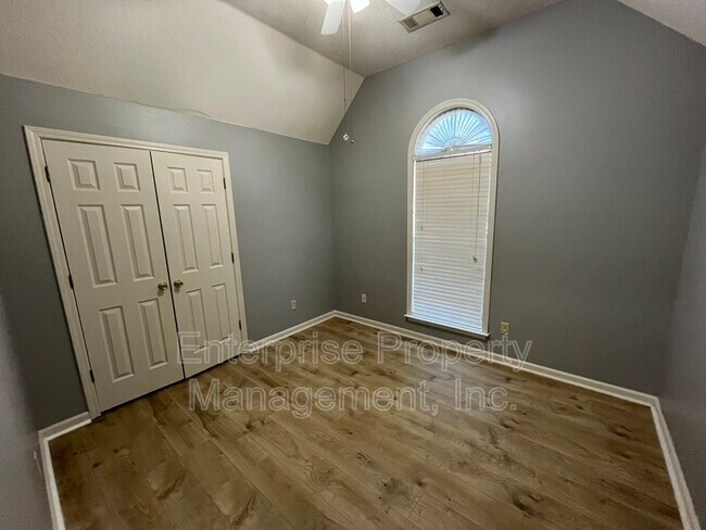 Building Photo - 6986 Parkbrook Ln
