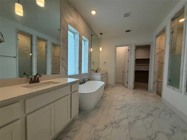 Building Photo - 1801 Cullera Dr
