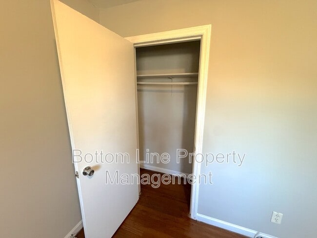 Building Photo - 2719 Thornton Rd