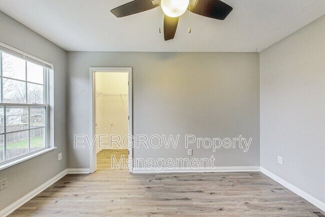 Building Photo - 1115 Spend a Buck Ct