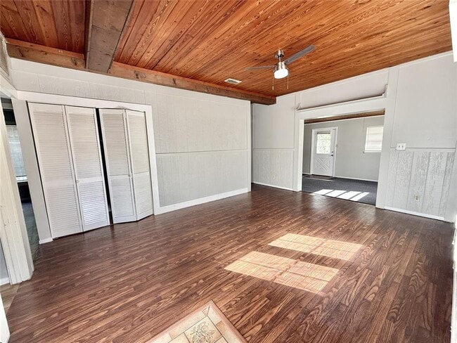 Building Photo - 1014 W Verona St