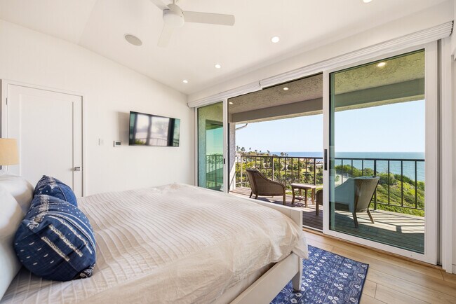 Building Photo - 6817 Seawatch Ln