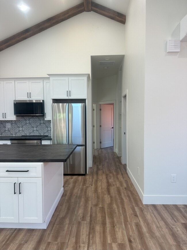 Building Photo - 10630 Campana Way