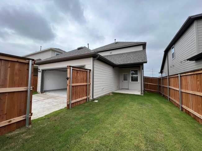 Building Photo - 204 Doodle Ln