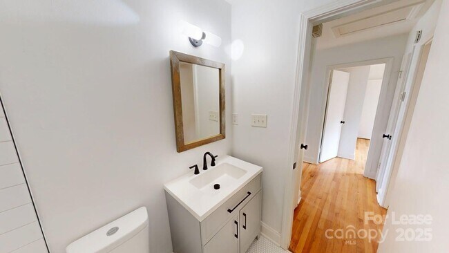 Building Photo - 1510 Woodhill Ln