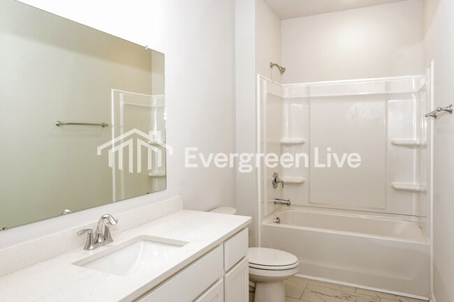 Building Photo - 156 Fenwick Pl