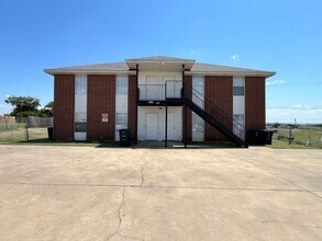 Building Photo - 5904 Greengate Dr