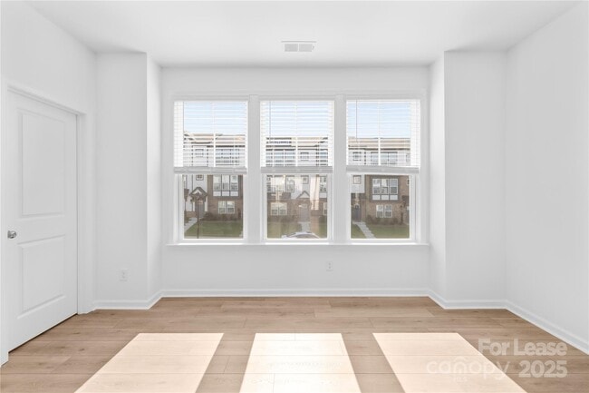 Building Photo - 3236 Stelfox St