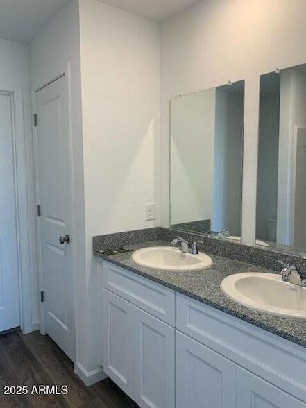 Building Photo - 910 Echo Ct