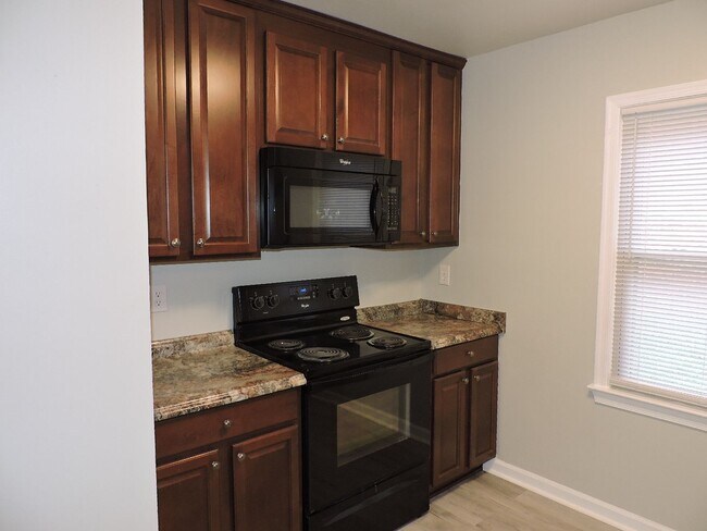 Building Photo - Email Linda@vacosold.com or call 804-642-2106