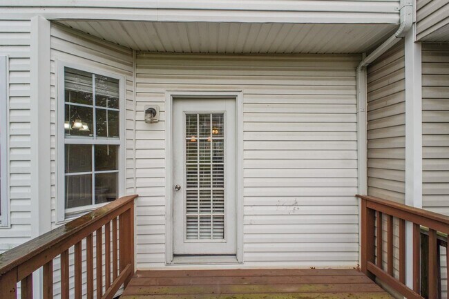 Building Photo - 405 Donelson Loop
