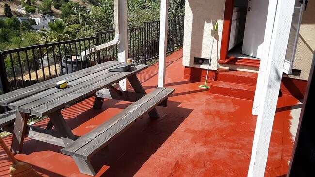 Patio - 3214 Johnston St
