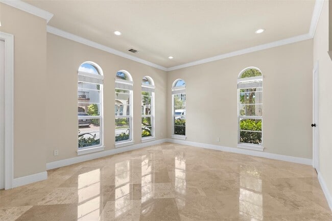 Building Photo - 105 Via Floresta Dr